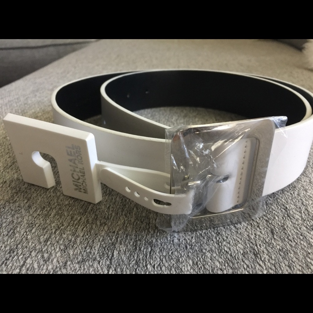 Michael Kors Authentic White leather belt Sz: L